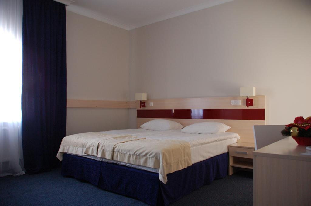 Optima Pochayiv Hotel Pocsajiv Kültér fotó